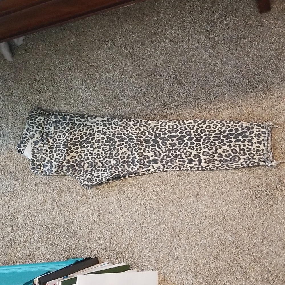 Womens cheetah printed skinny jeans size 4
